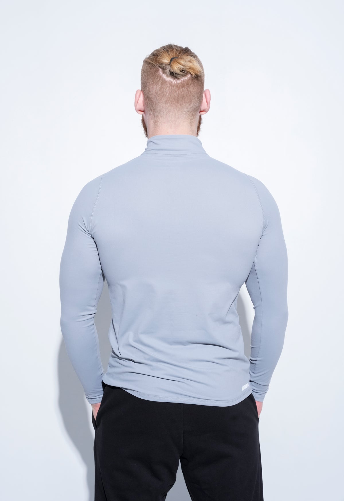 B27 Momentum Half-Zip